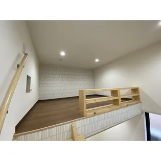 アースクエイク川間の内装