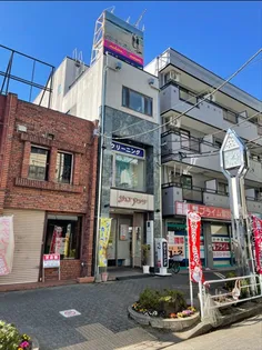 サンプラザビルの外観