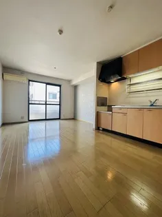 ヴィラ神宮の森【1階】の居間