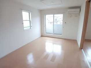 ヴェルデ・コッリーナ I【2階】の居間