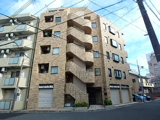 クラウディアの画像