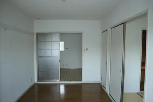 ハウスフレグランスI【2階】の居間