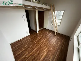 レーベンハイムII【1階】の居間