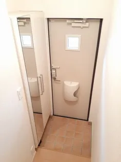 メゾン・オーブ II【2階】の玄関