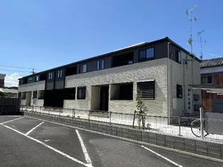 アン・リヴィール【1階】の外観