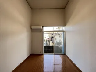 ピオーネ都留【2階】の居間