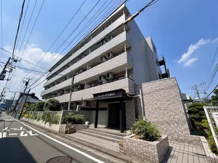 ドミール大倉山【1階】の外観