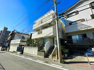 トリン岡本の画像