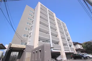 ラゾプレイス西原【3階】の外観