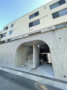 神宮前マンション【1階】の外観