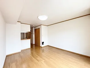 ネネムの森 A棟【1階】の居間