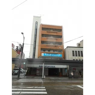 高岡ステンドハウス【3階】の外観