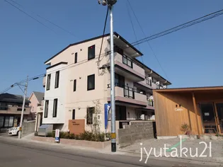 ブランモンターニュ【2階】の外観