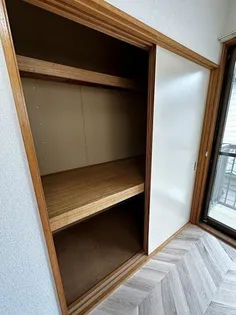 アライハイツ【2階】の内装