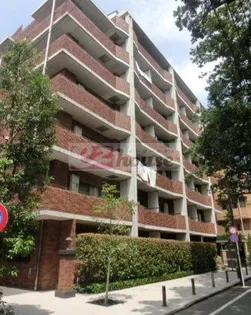 エル・グランピア【3階】の外観