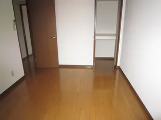 ヒルクレスト【3階】の居間