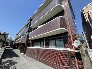 ロイヤルヨシヤマ【2階】の外観