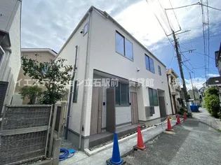 クイーンズテラス【1階】の外観