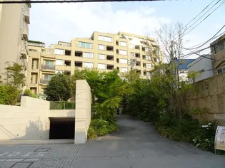 ミッドガーデン赤坂氷川【1階】の外観