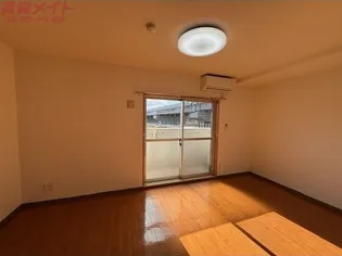 庵マンション【1階】の居間