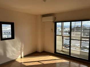 プロムナード掛尾【3階】の居間