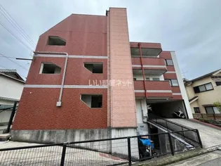 マンションエイト【3階】の外観