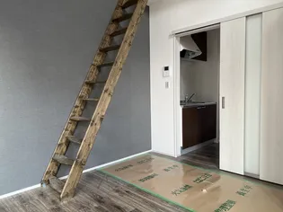 ルネス新町【2階】の居間