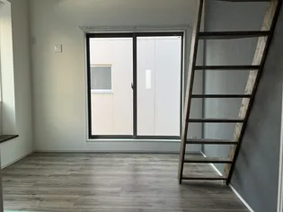 ルネス新町【2階】の居間