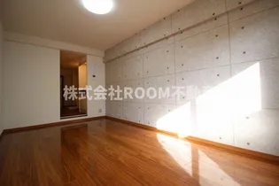 ダウンタウン益吉【1階】の居間