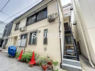 東京都新宿区西新宿4【アパート】の外観