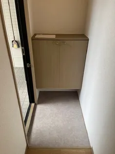 レザンジュ【1階】の玄関