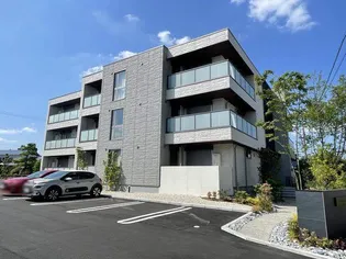 リオリエント三里【1階】の外観