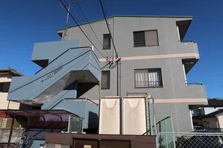 アーバン高野台の外観
