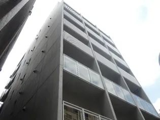 アーネスト川口の外観