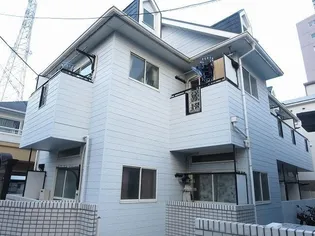 レオパレス三軒茶屋A棟【1階】の外観