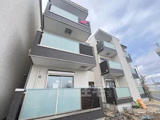 F asecia avance【1階】の外観