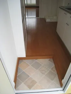 クレスト小串B棟【2階】の玄関