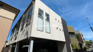 スカイライト助信の外観