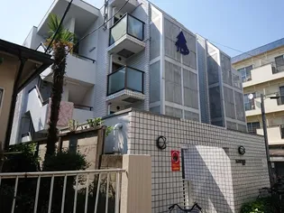 トップルーム新宿【1階】の外観