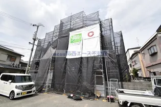 エスト・ステーブル【2階】の外観