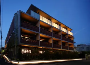 東京都港区南青山4【マンション】の外観