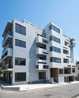 榎アパートメント【4階】の外観