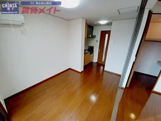 エスプワール城之内【2階】の居間