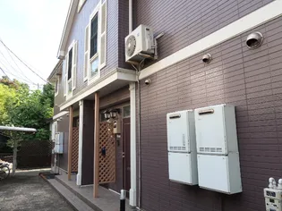 コンフォタブルアイエス【2階】の外観