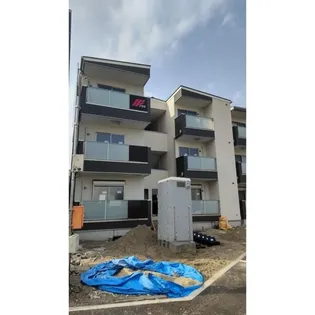 F asecia avance【2階】の外観