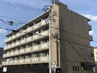 サンヒーローマンション亀川1【1階】の外観