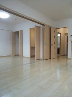 フォレスト さくら【1階】の居間