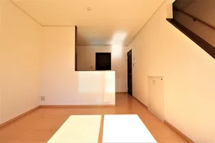 フォーリア Bの画像