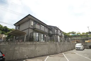 チャイブ【2階】の外観