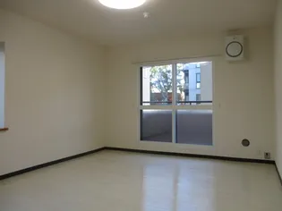 山鼻コンパウンド【2階】の居間